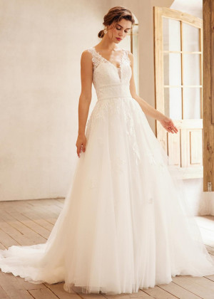 V Neck Ivory Lace Tulle Corset Back Gorgeous Wedding Dress